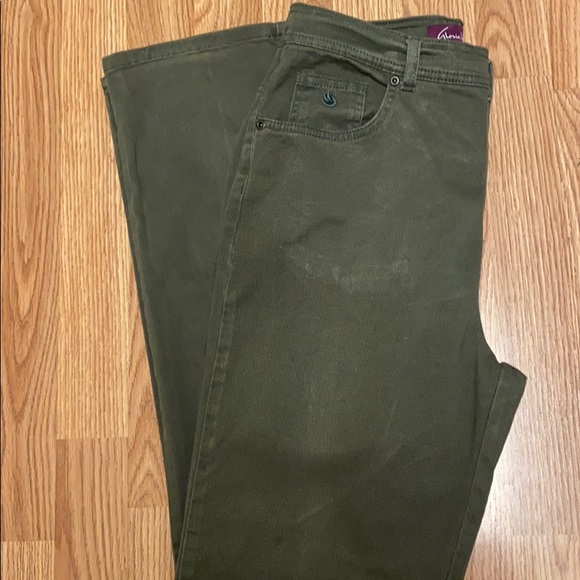 Gloria Vanderbilt Jeans Green - Picture 3 of 5